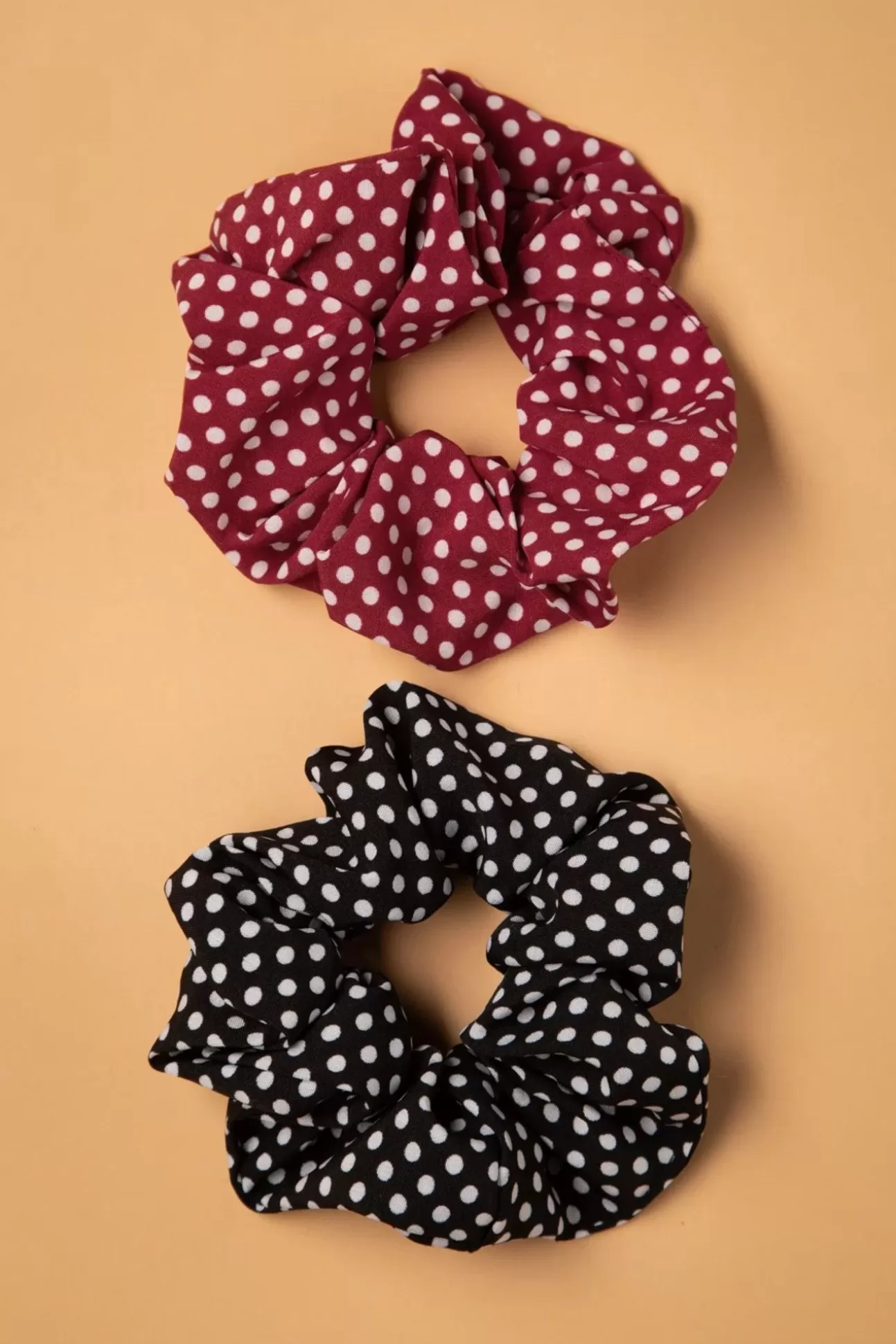 Haaraccessoires | Banned Retro Dotty Scrunchie In Rood