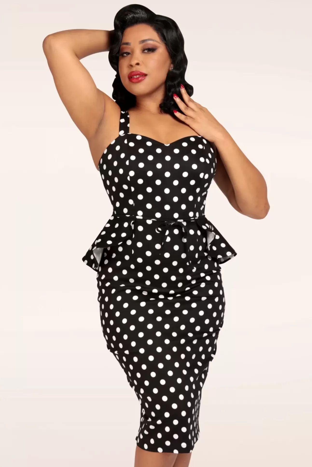 Plus Size Jurken | Collectif Clothing Lilla Polka Peplum Pencil Jurk In Zwart