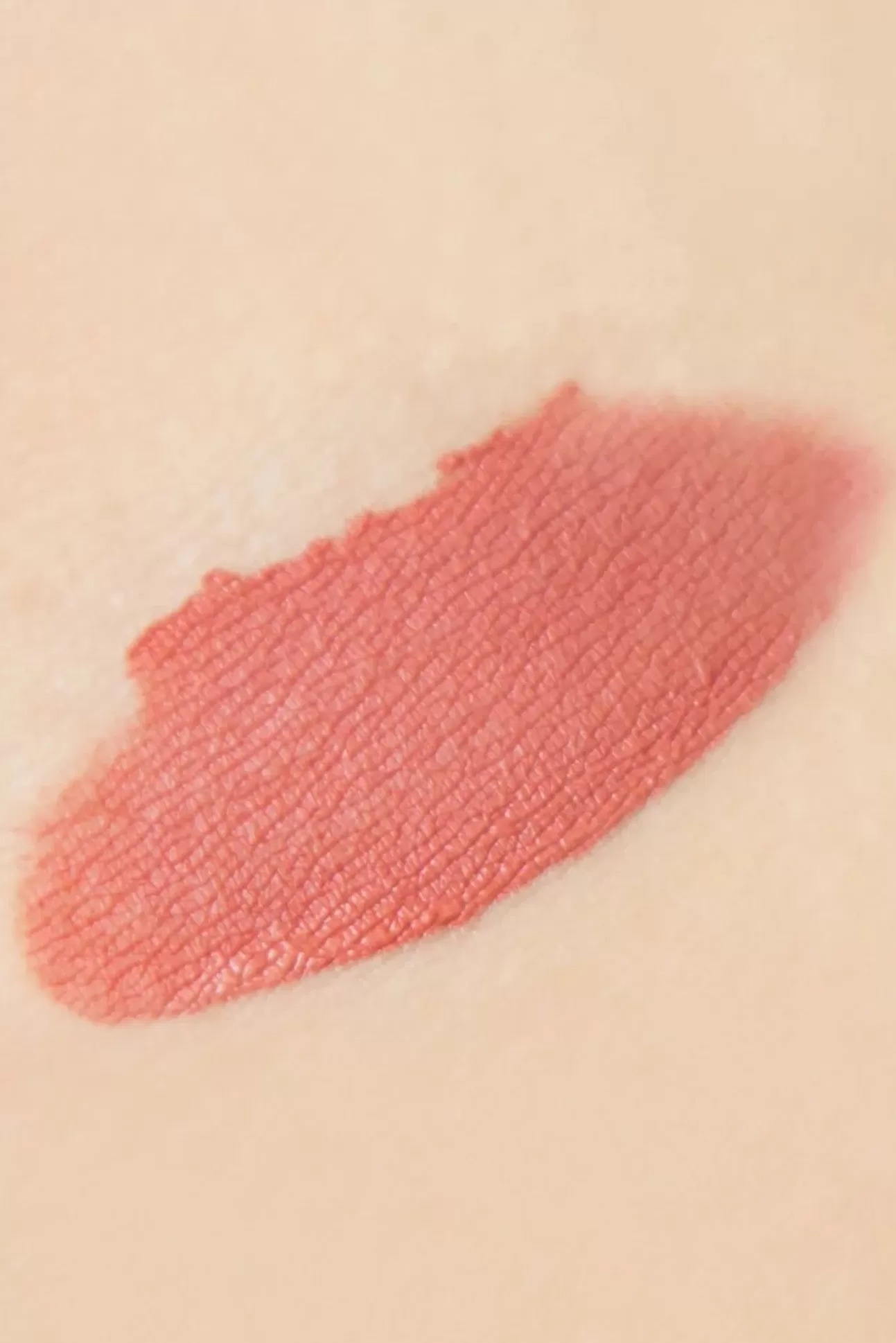 Make-Up | The Balm Maak Kennis Met Matte Hughes In Honest Coral