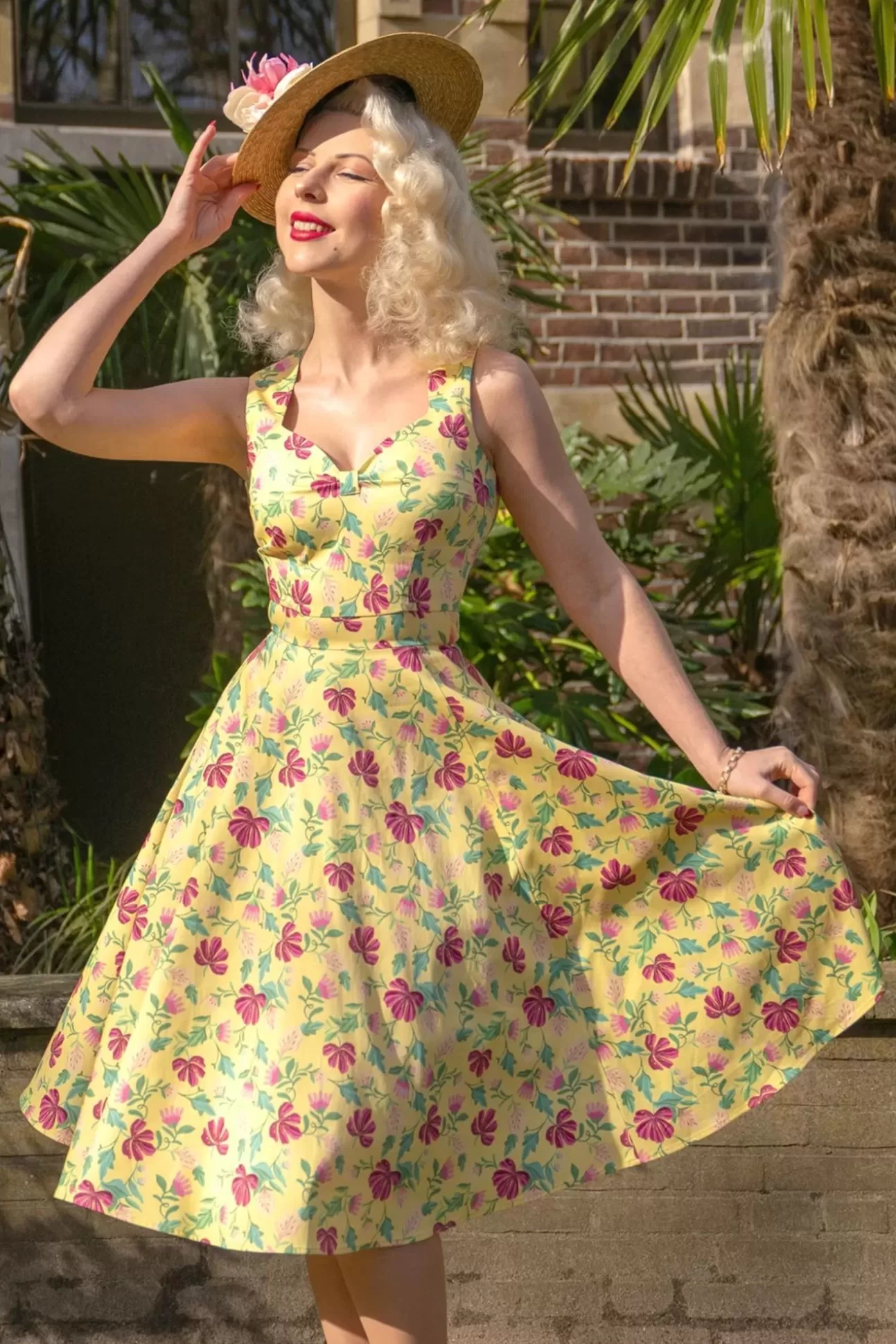 Plus Size Jurken | Topvintage Boutique Collection Topvintage Exclusive ~ Eliane Floral Swing Jurk In Lichtgeel